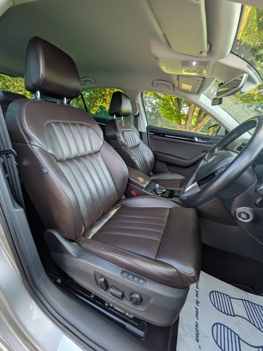 Skoda Superb 4x4 AUTO / LUXURY TOP SPEC /2015 - Image 3