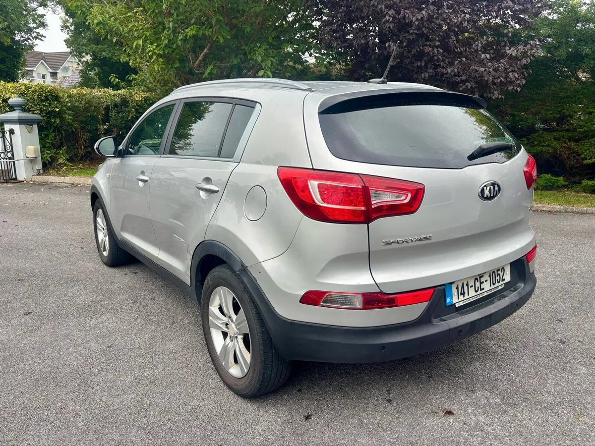 141 Silver Kia Sportage SUV - Diesel - Image 5