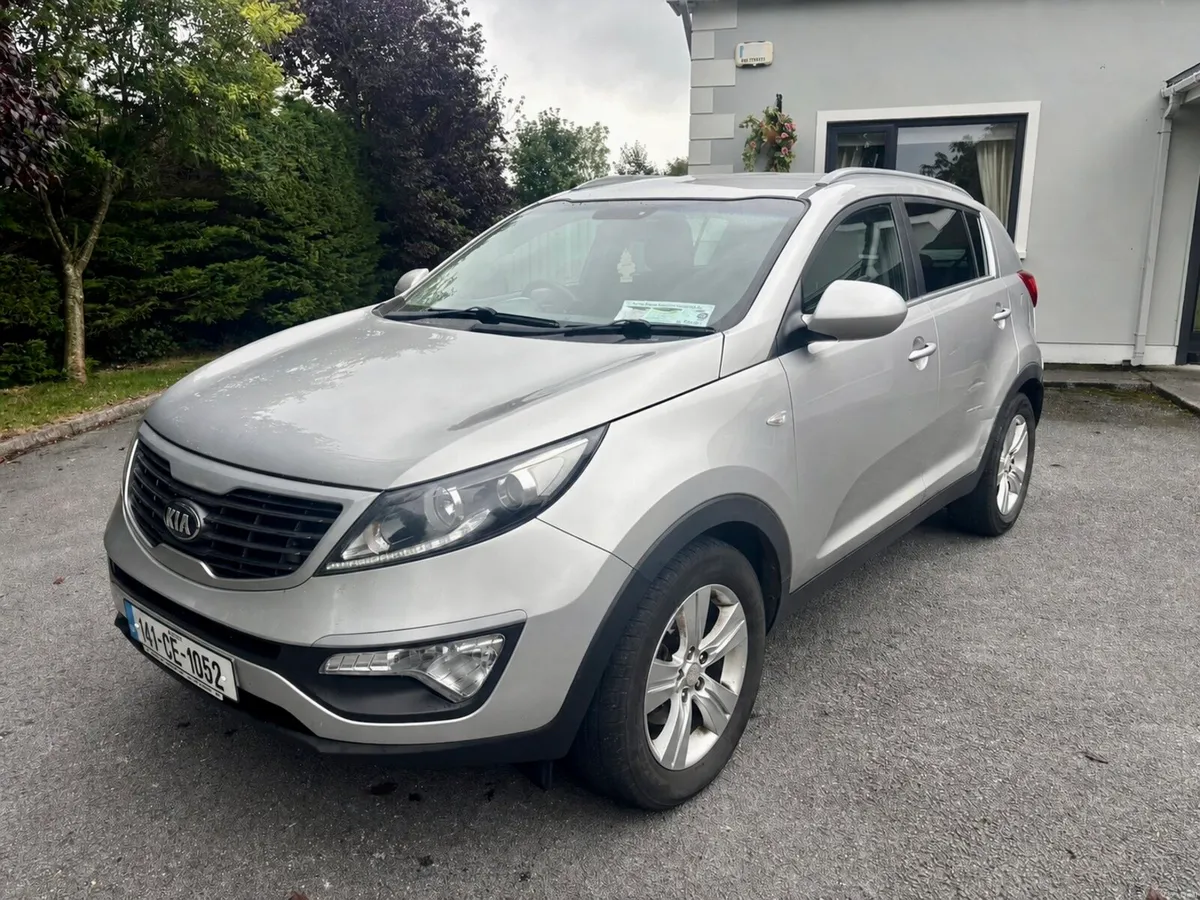 141 Silver Kia Sportage SUV - Diesel - Image 1