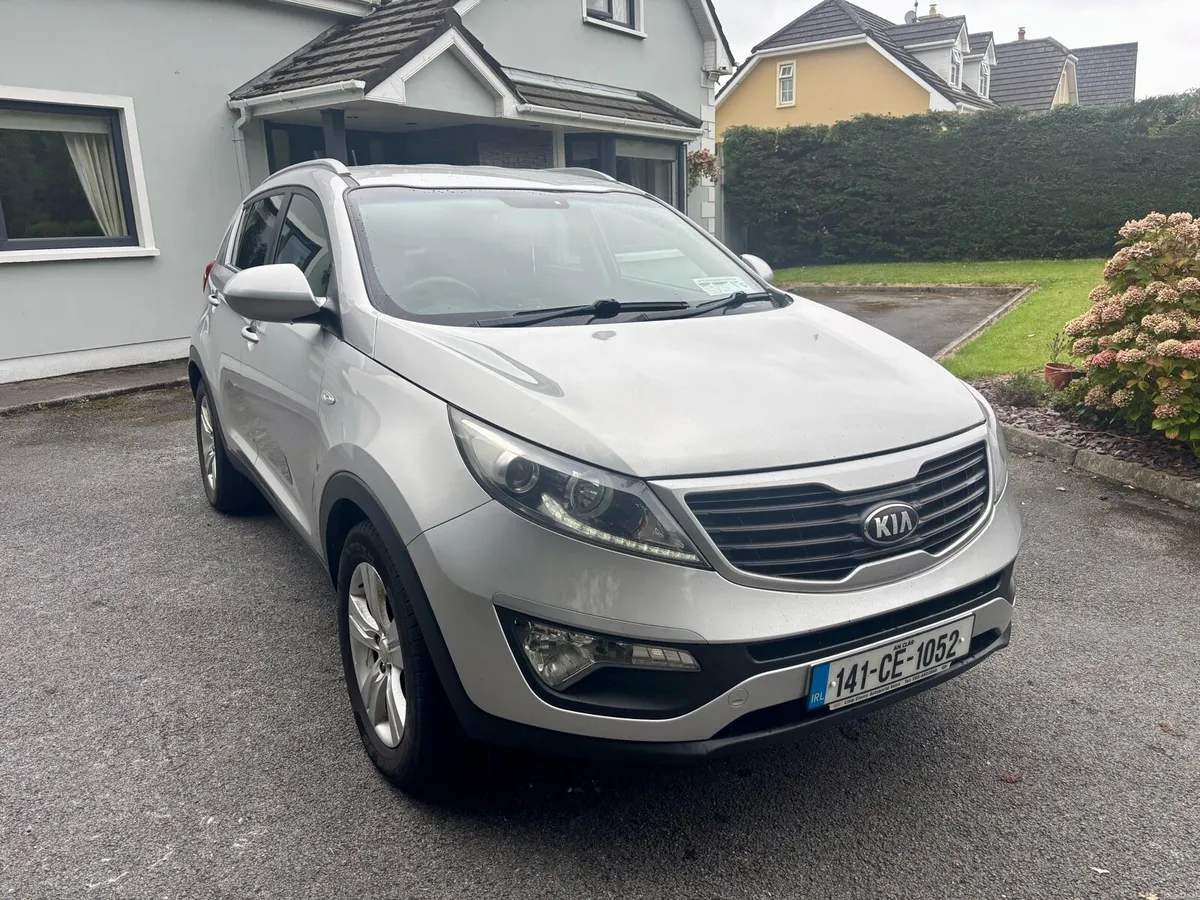 141 Silver Kia Sportage SUV - Diesel - Image 2