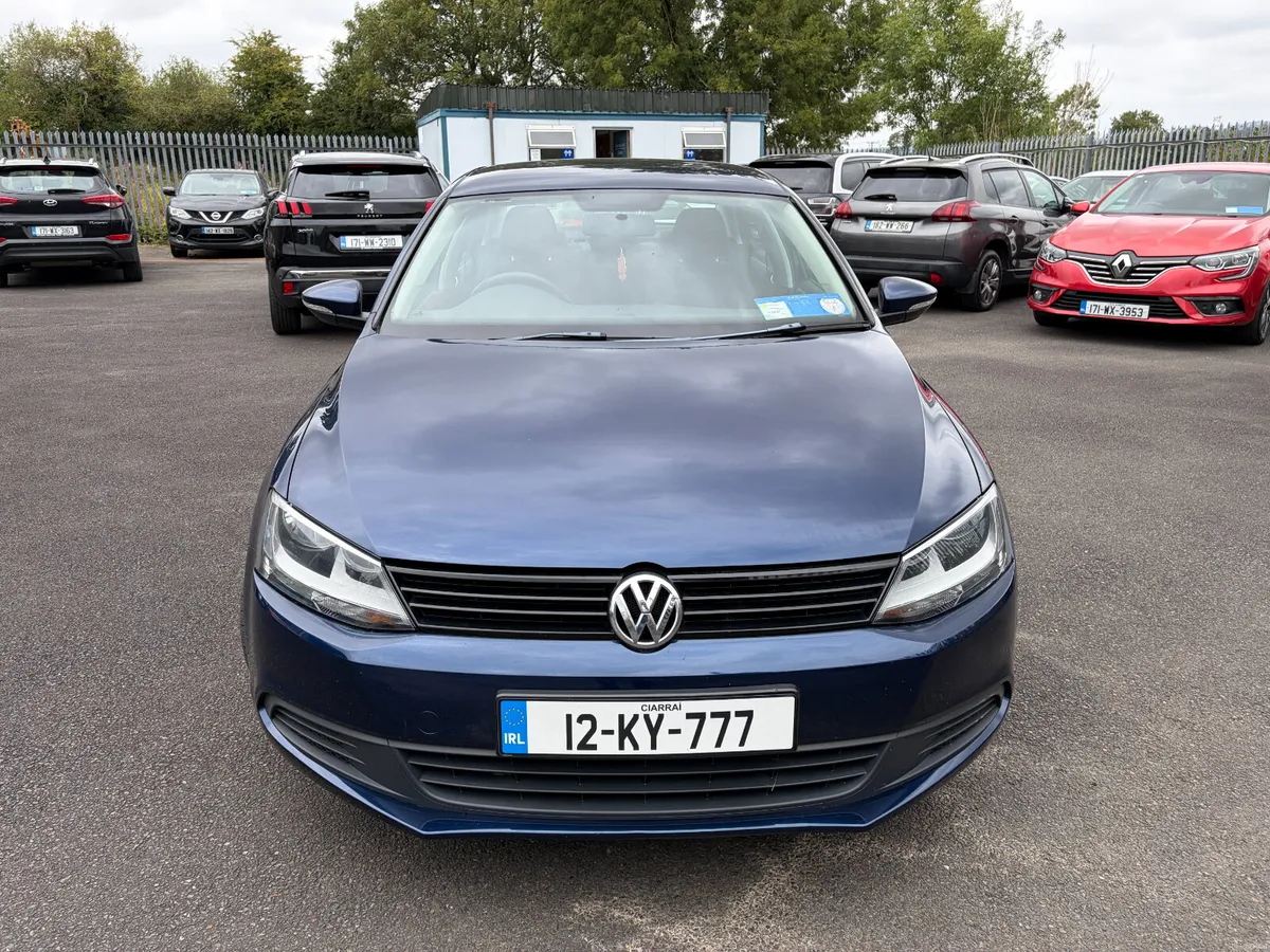 Volkswagen Jetta 2012, 1.6 TDI TRENDLINE - Image 4