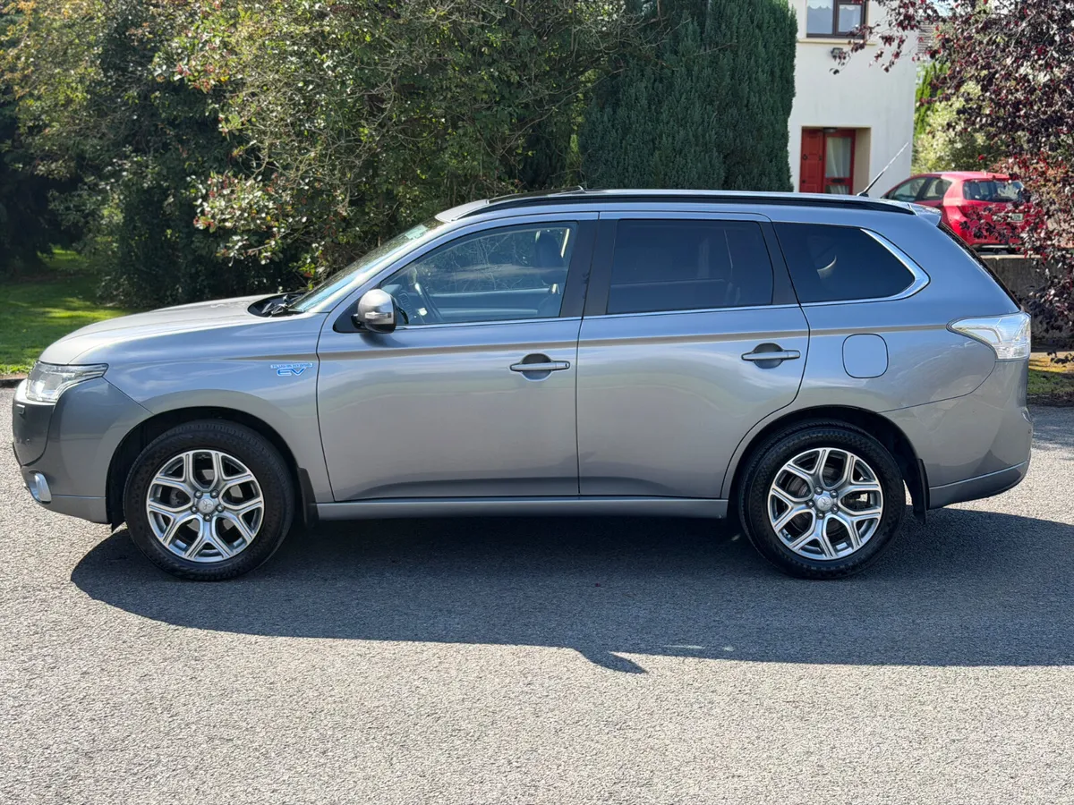 Mitsubishi Outlander 2015 - Image 4