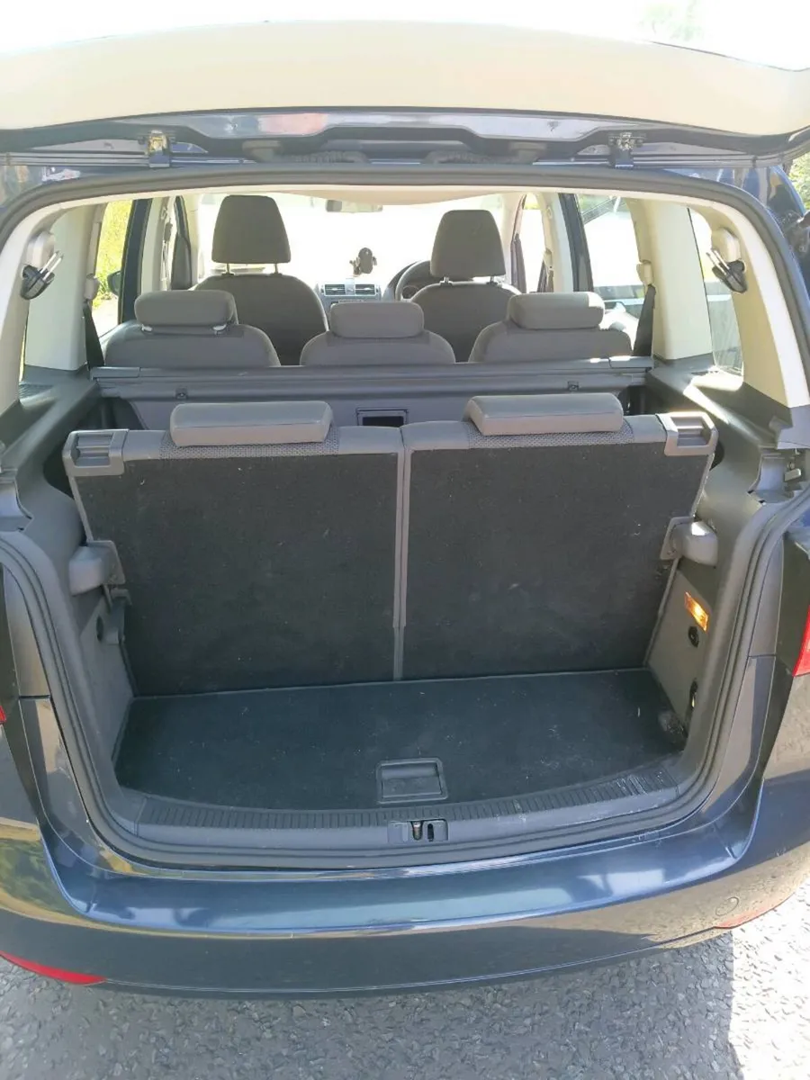 Volkswagen touran 2011 - Image 5
