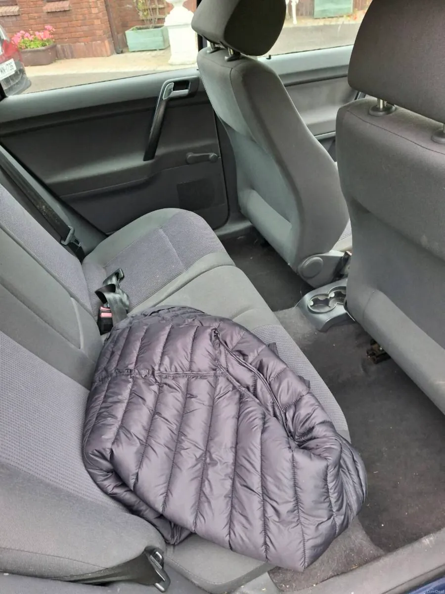 Car - Image 6