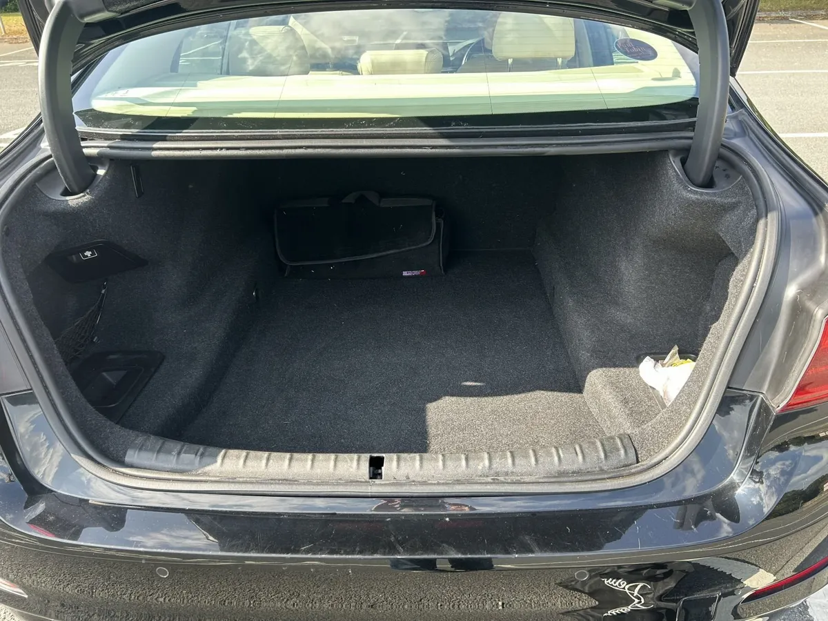 BMW 5-Series 2017 // Cream Leather // Very Low Kms - Image 5