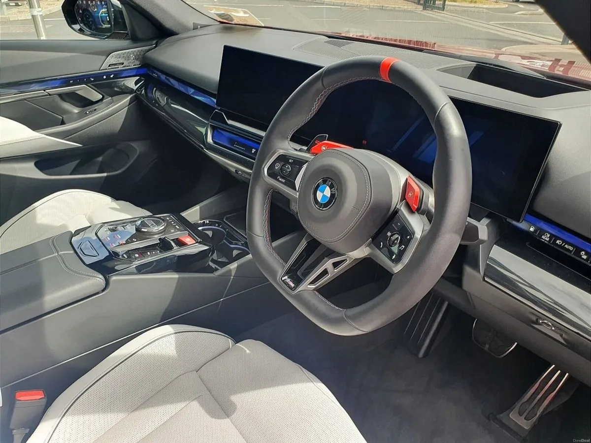 BMW M5 Saloon - Image 6