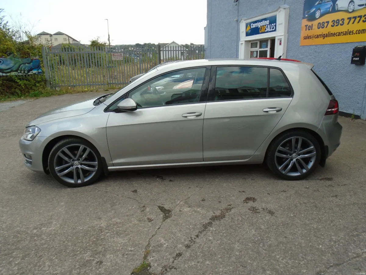 Volkswagen Golf 2017 Highline with Leather - Image 5