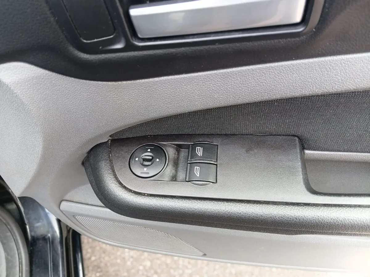2010 FORD FOCUS DIESEL NCTD 5/27 - Image 2