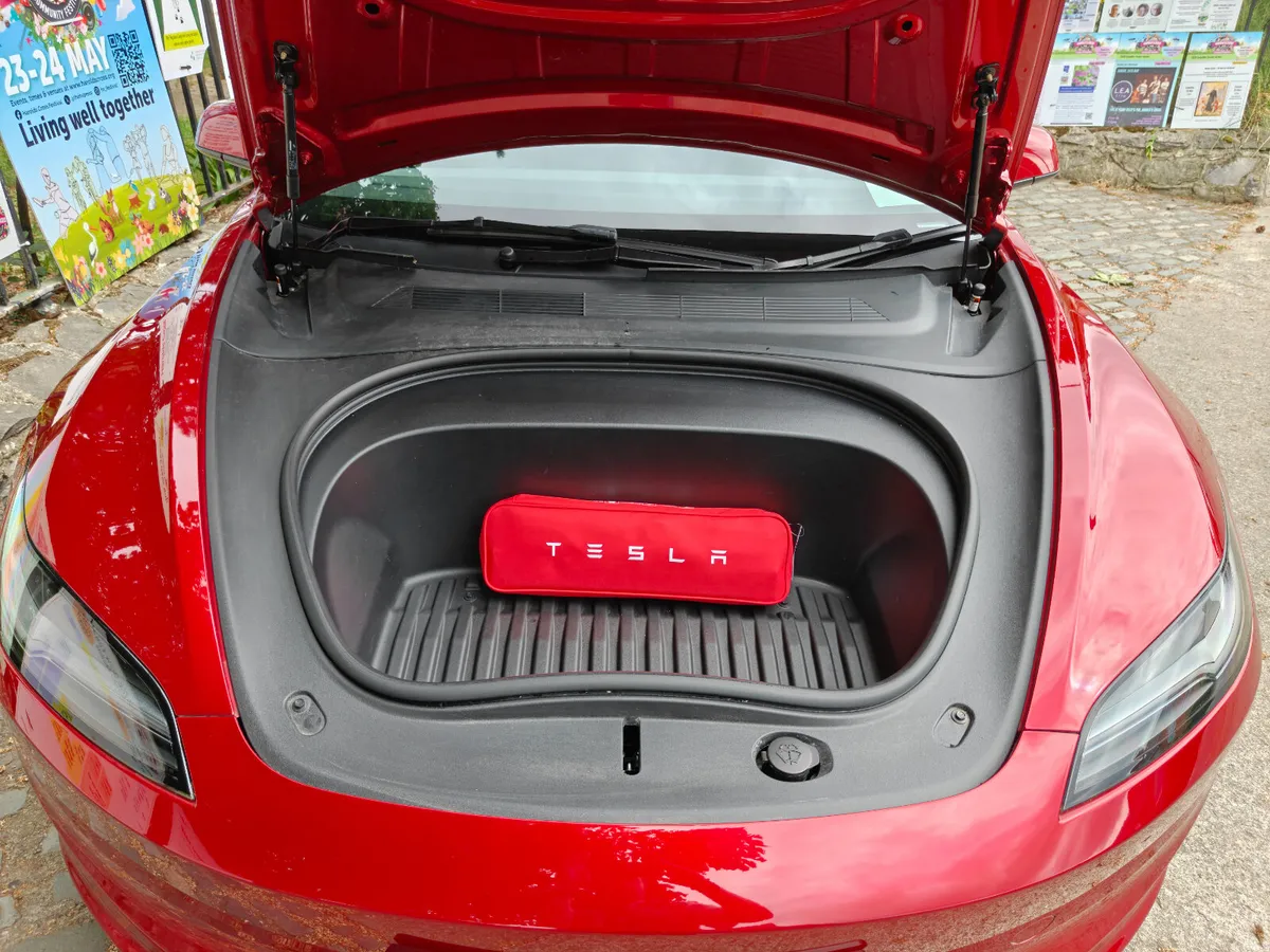 2025 (251) Tesla Model 3 RWD - Image 5