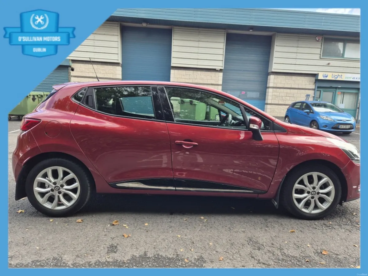 Renault Clio / 2017 / 1.1 PETROL / MANUAL - Image 4