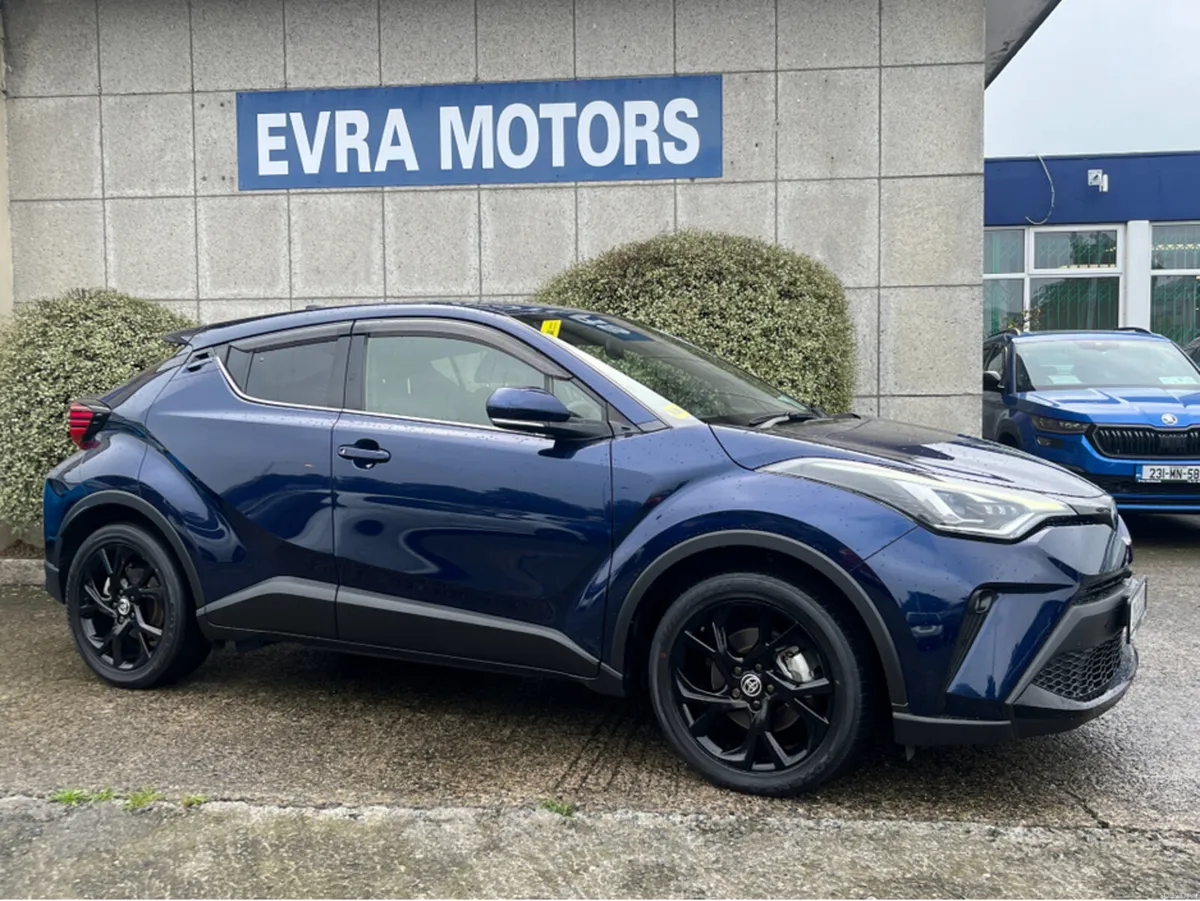 Toyota C-HR SOL NERO AUTOMATIC HYBRID 1.8 PETROL / - Image 3