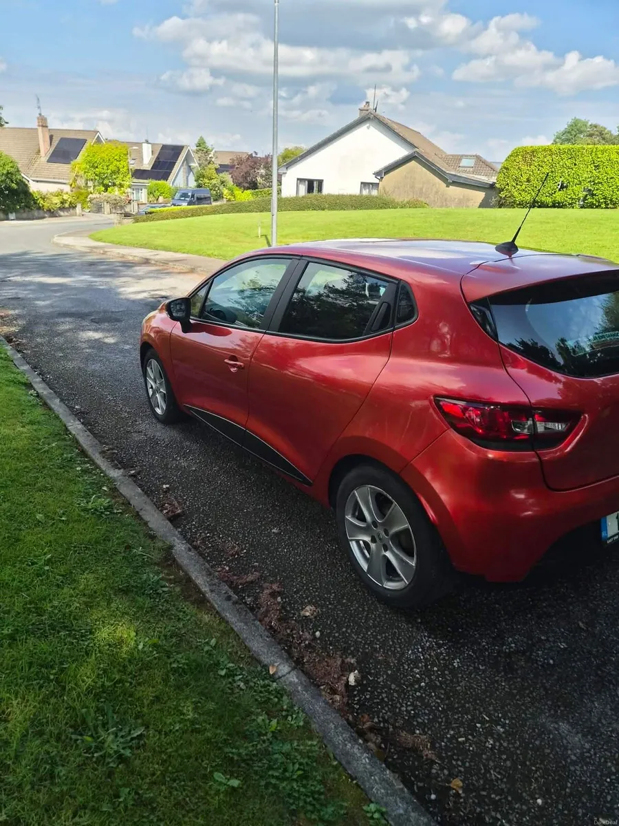 141 Renault Clio 1.2 petrol - Image 3