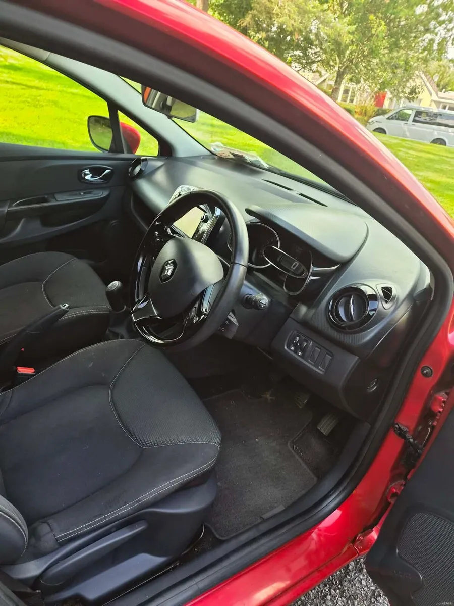 141 Renault Clio 1.2 petrol - Image 5