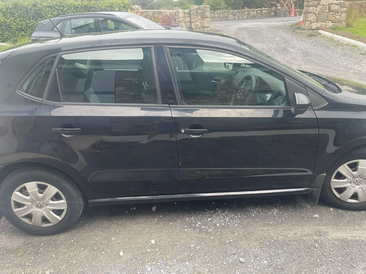 Volkswagen Polo 2011 - Image 2
