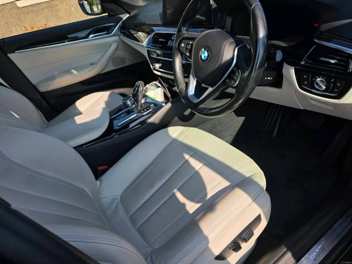 2018 BMW 5 Series - Image 5