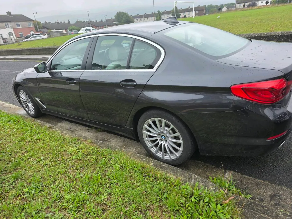 2018 BMW 5 Series - Image 3