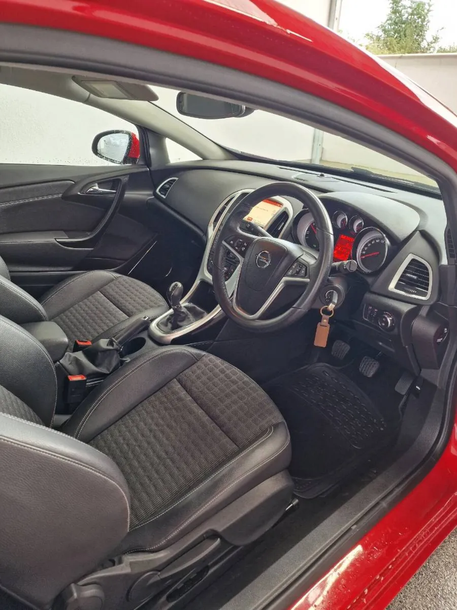 Opel astra GTC SRI 1.6 Diesel - Image 5