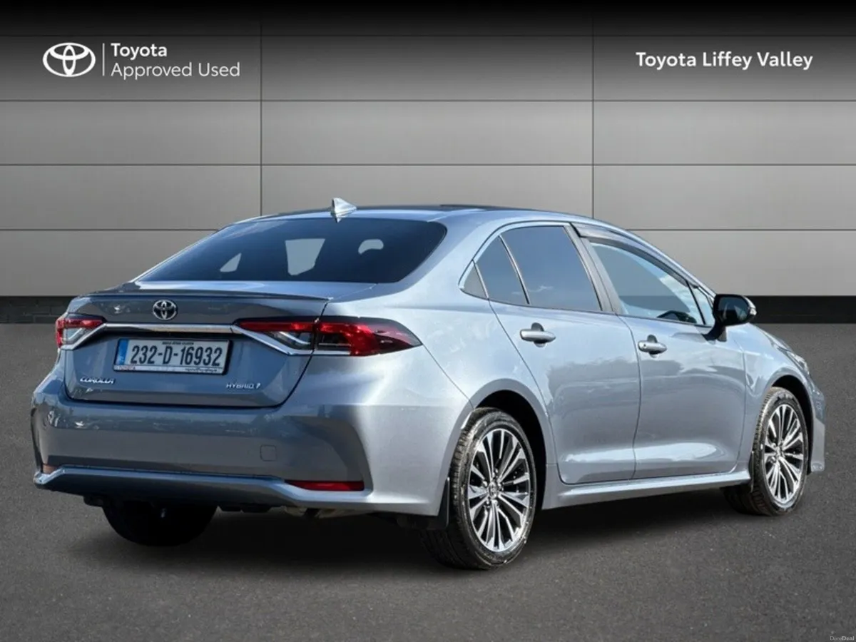 Toyota Corolla COROLLA LUNA SPORT SALOON - Image 2