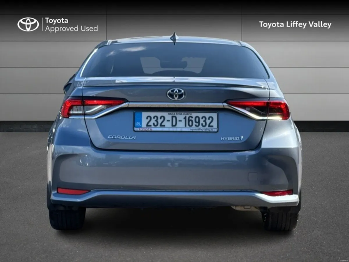 Toyota Corolla COROLLA LUNA SPORT SALOON - Image 4