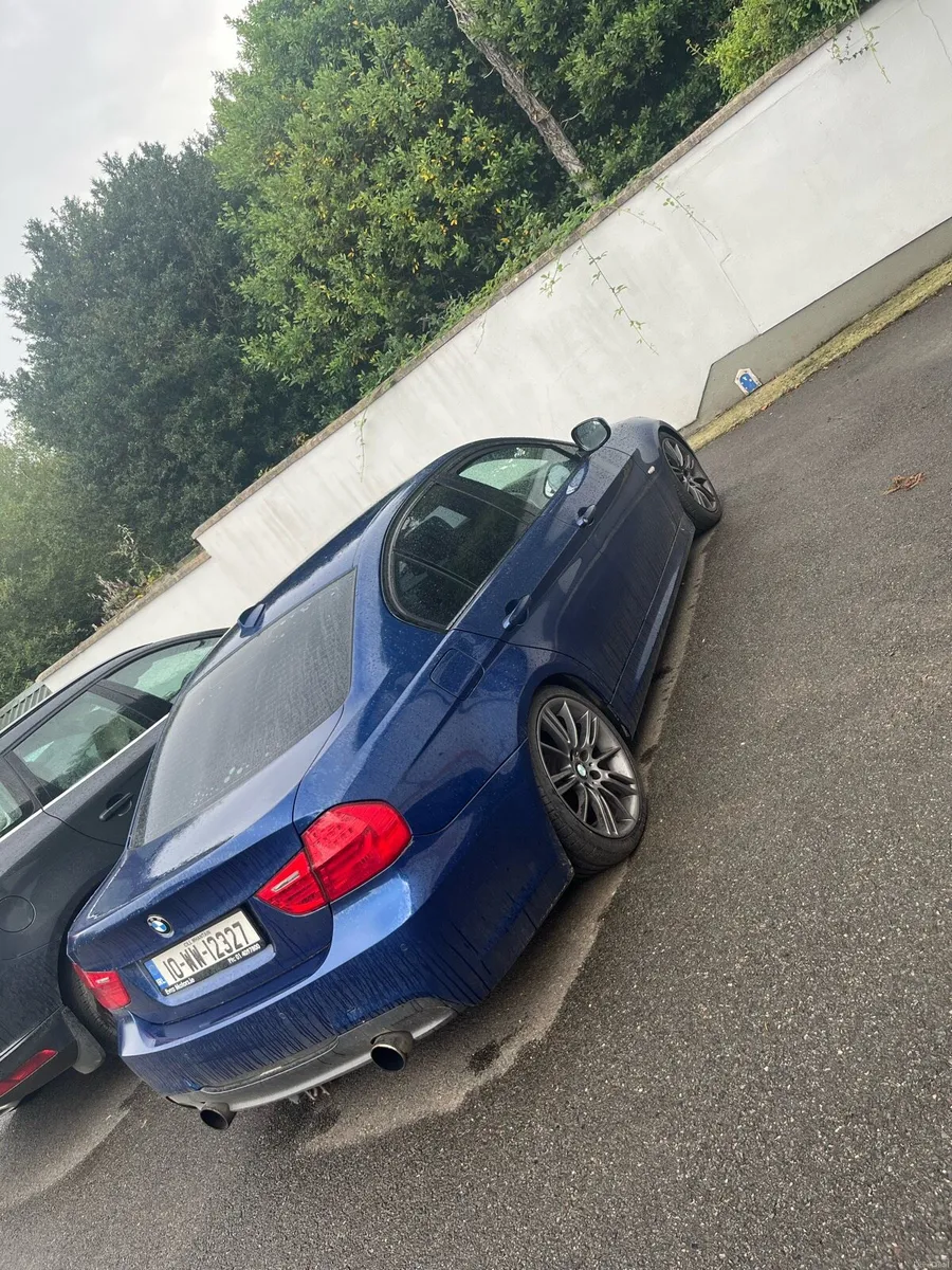 Bmw 318d M sport manual - Image 2