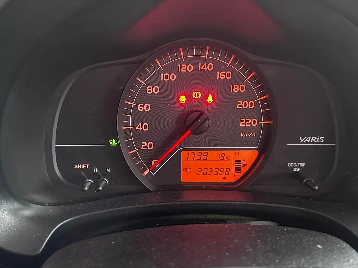 Toyota Yaris 2012  1.0 petrol 203 km. - Image 4