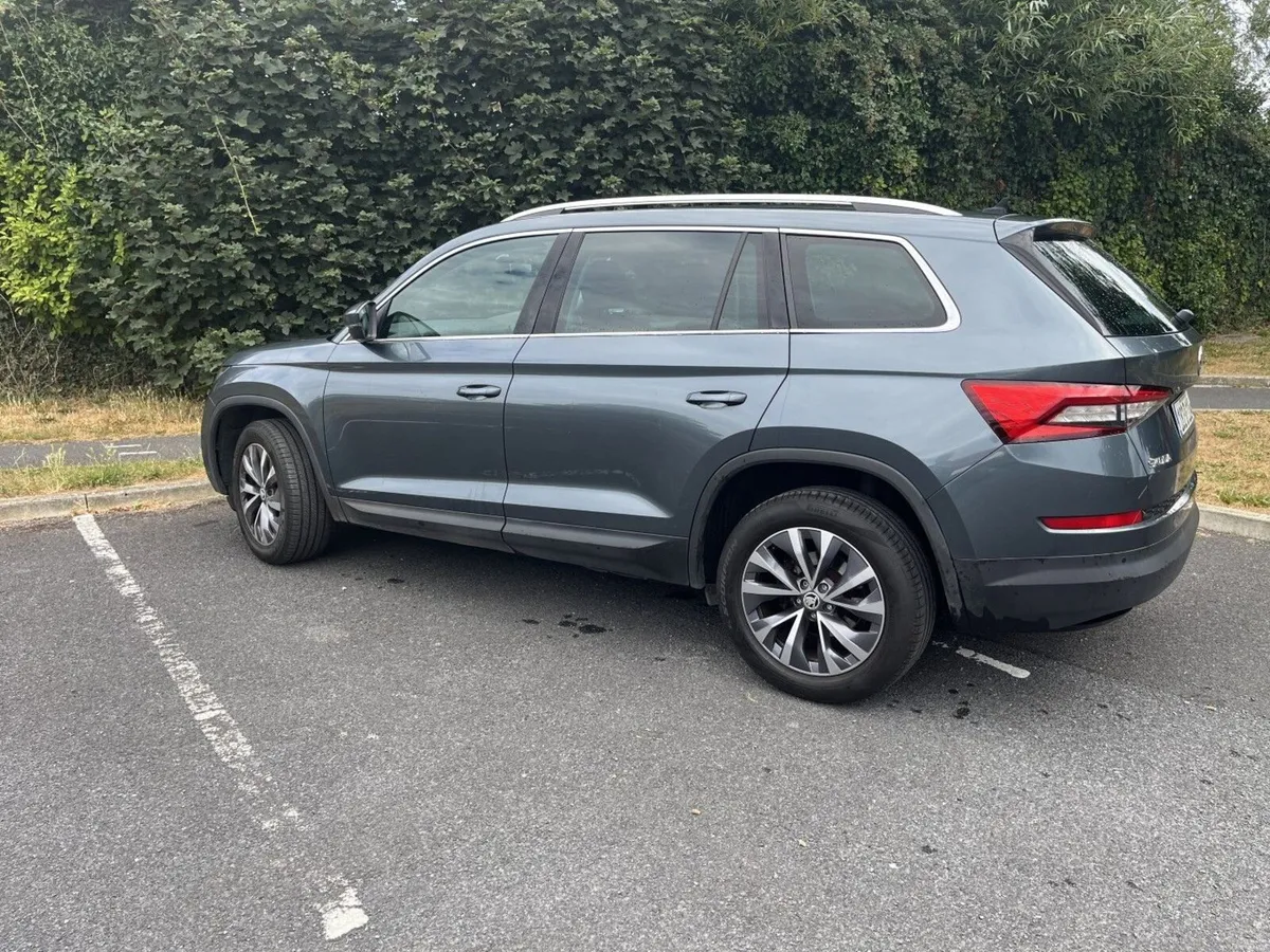 Kodiaq : 7 seater : Leather : 1 owner : low KMS - Image 2