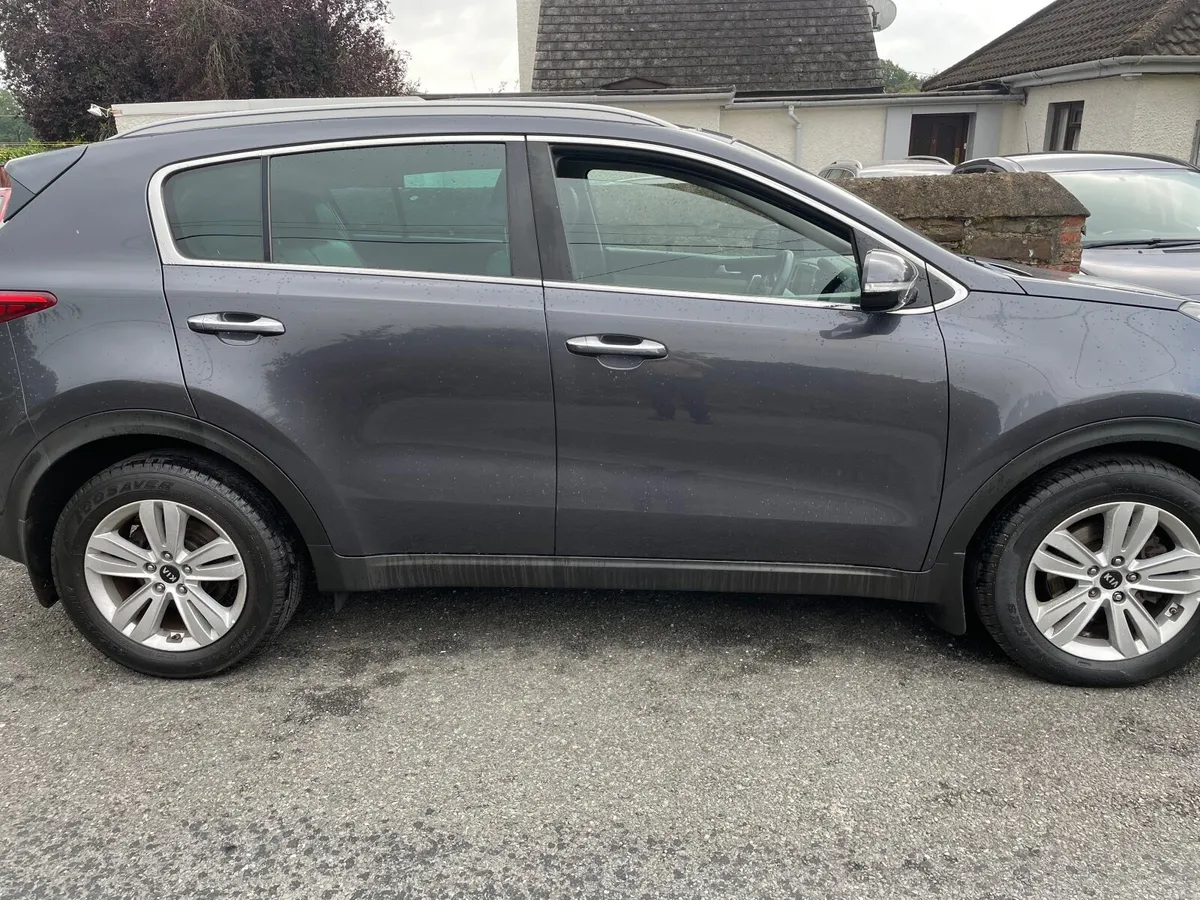 Kia Sportage Automatic 2017 - Image 3