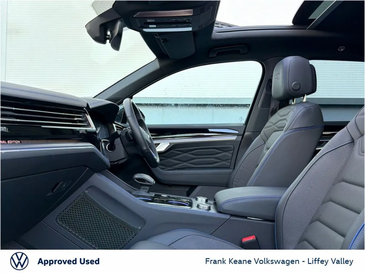 Volkswagen Touareg R 3.0 TSI PHEV 462HP *VIENNA LE - Image 4