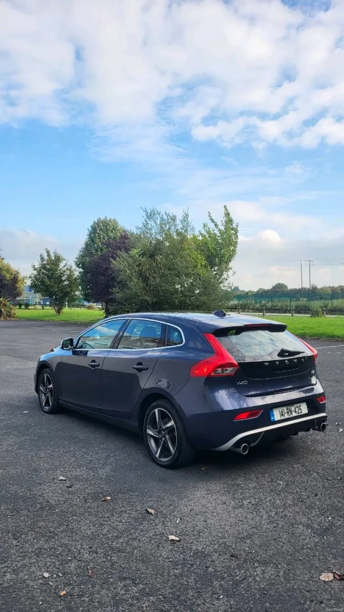 VOLVO V40 R-DESIGN - Image 5