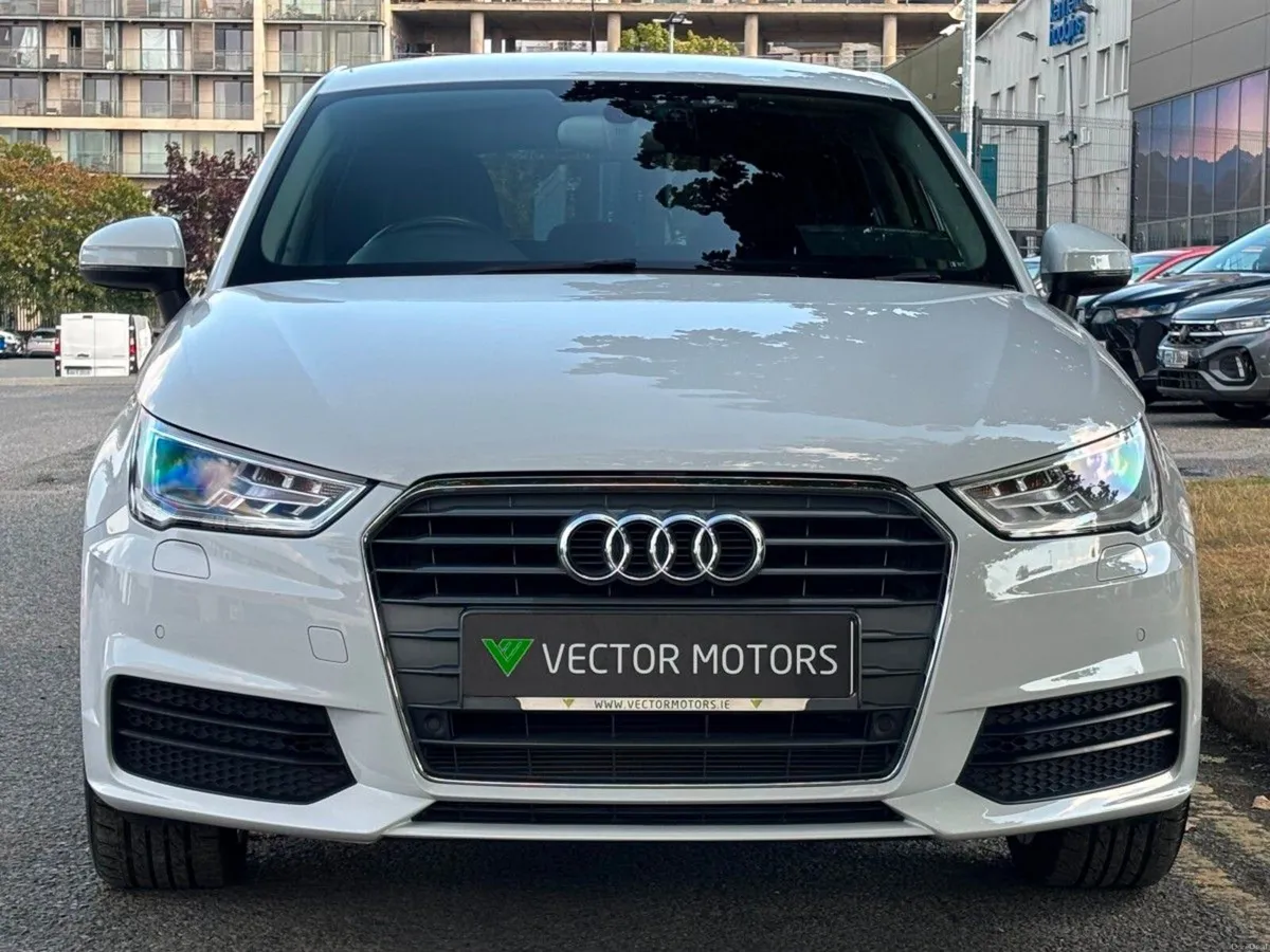 Audi A1 1.0 TFSI PETROL AUTO 5DR SPORTBACK - Image 3