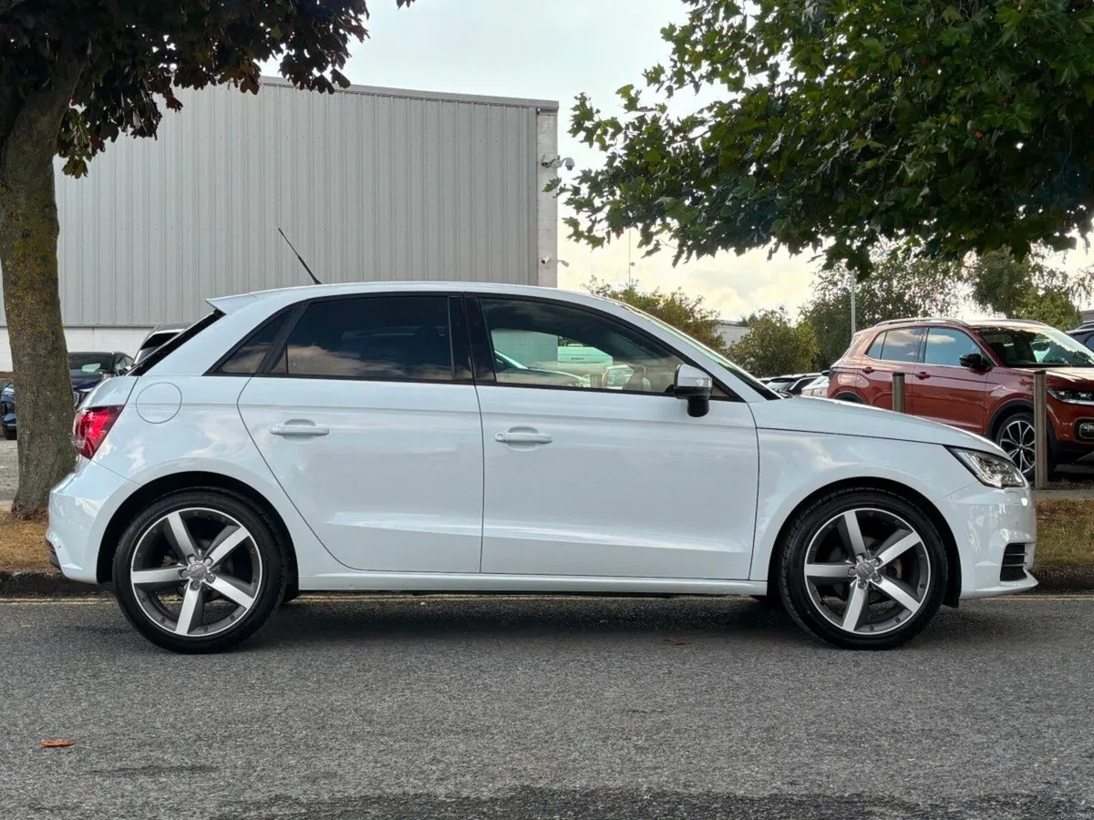 Audi A1 1.0 TFSI PETROL AUTO 5DR SPORTBACK - Image 5