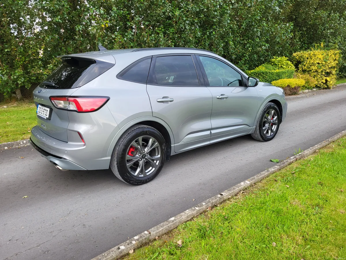 Ford Kuga ST LINE. 1.5 DIESEL  LOW KMS - Image 2