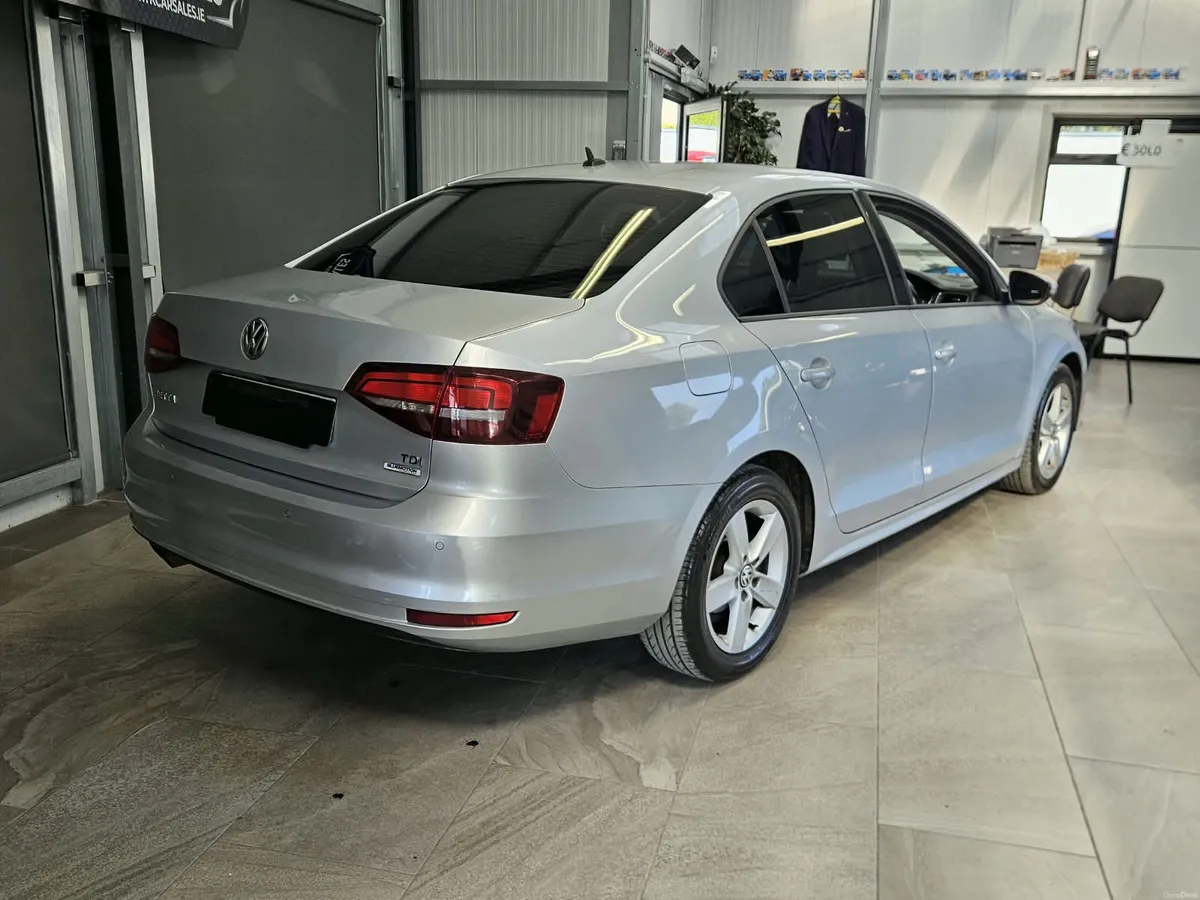 16 VOLKSWAGEN JETTA COMFORTLINE EDITION - Image 6