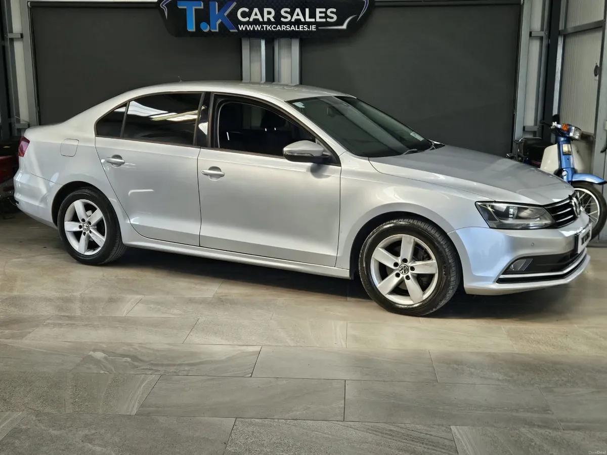 16 VOLKSWAGEN JETTA COMFORTLINE EDITION - Image 1