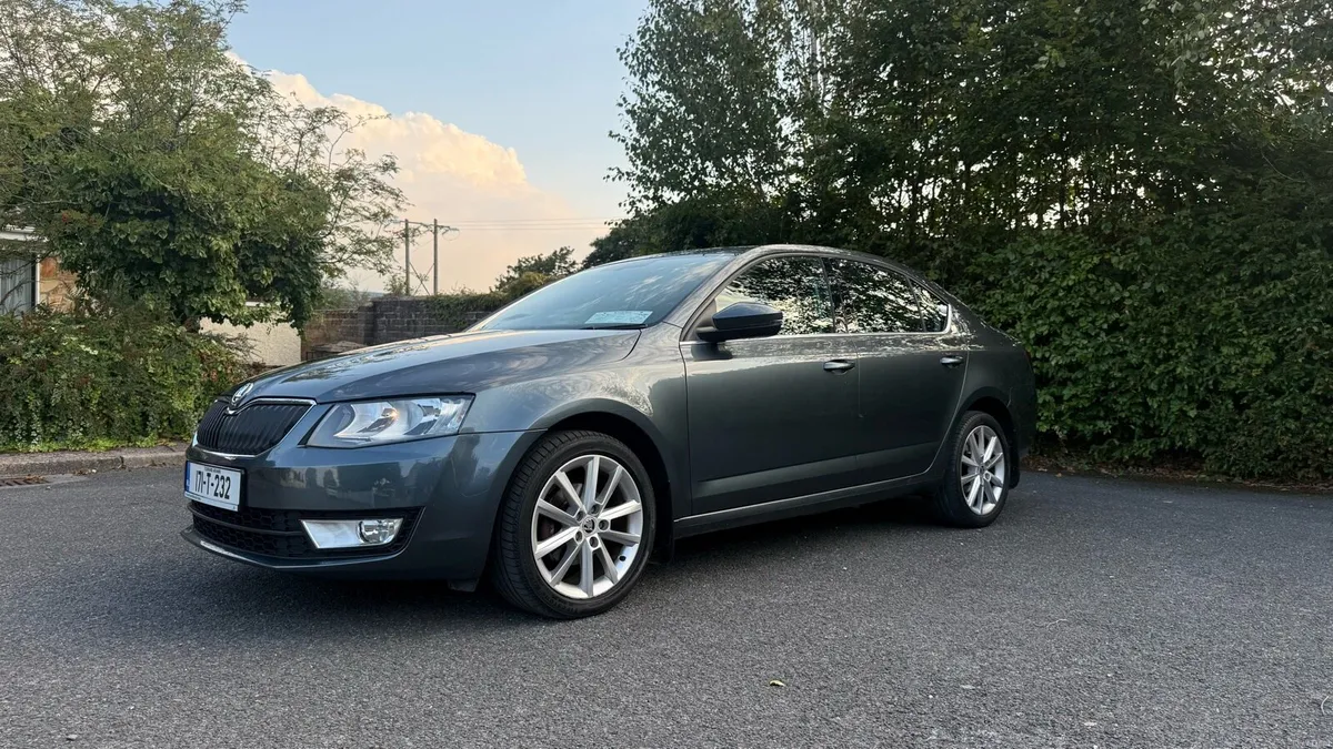 Skoda Octavia Style 1.6 Diesel  1 owner from new - Image 1