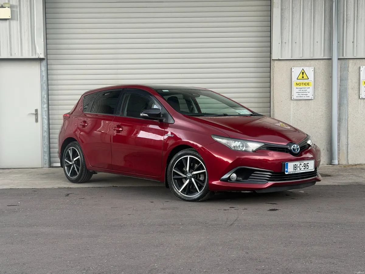 2018 Toyota Auris 1.8 Hybrid Luna Sport (2 tone) - Image 1