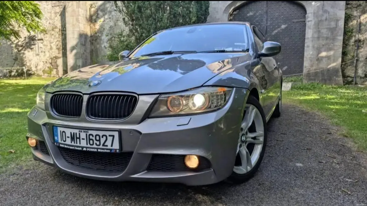 BMW Series 3 330d - Image 2