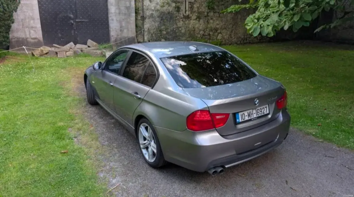 BMW Series 3 330d - Image 3