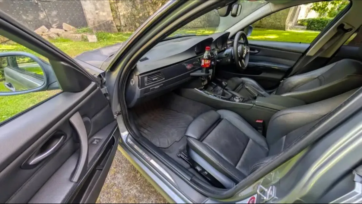 BMW Series 3 330d - Image 5
