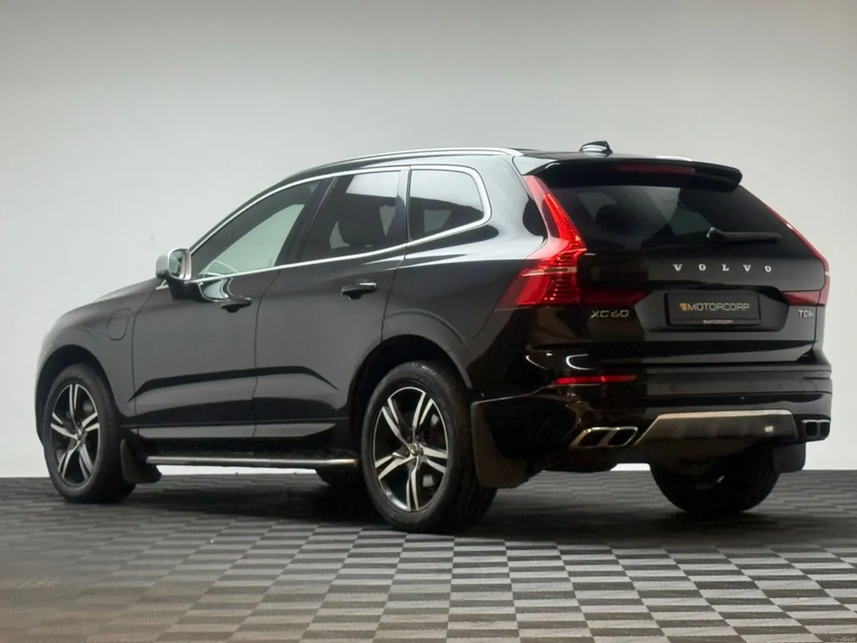 Volvo XC60 R-DESIGN GT T8 2.0 PHEV *PAN ROOF* - Image 5