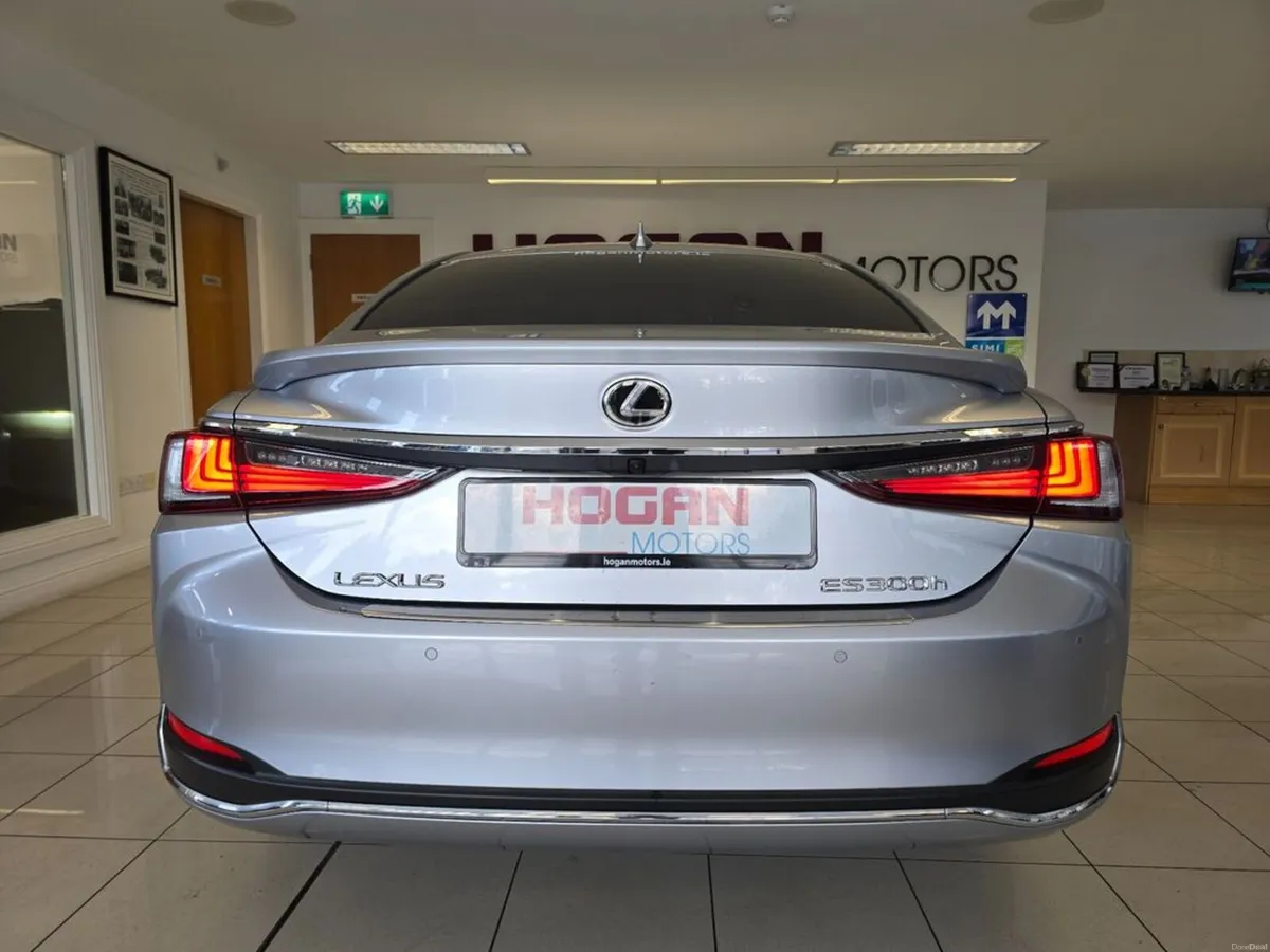 Lexus ES Premium Hybrid * BEST SPECIFICATION * - Image 5