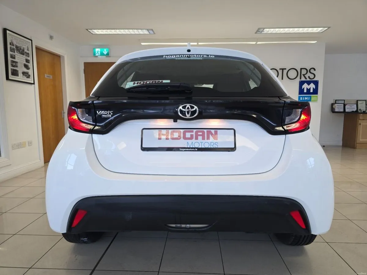 Toyota Yaris 1.0 Luna - Image 5