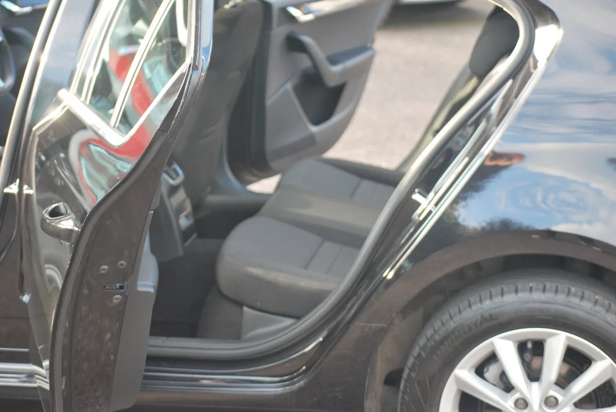 Skoda Octavia 2016 Style 1.6 TDI - Image 4