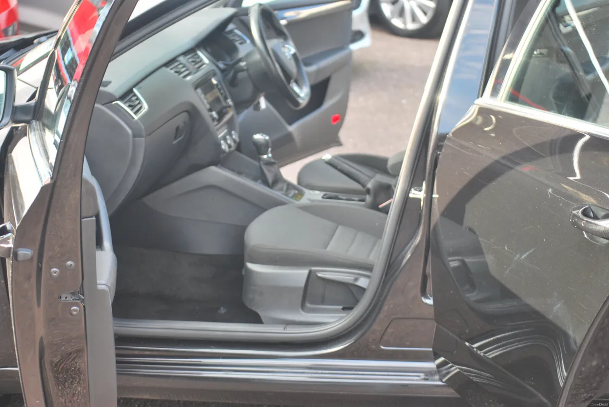 Skoda Octavia 2016 Style 1.6 TDI - Image 3