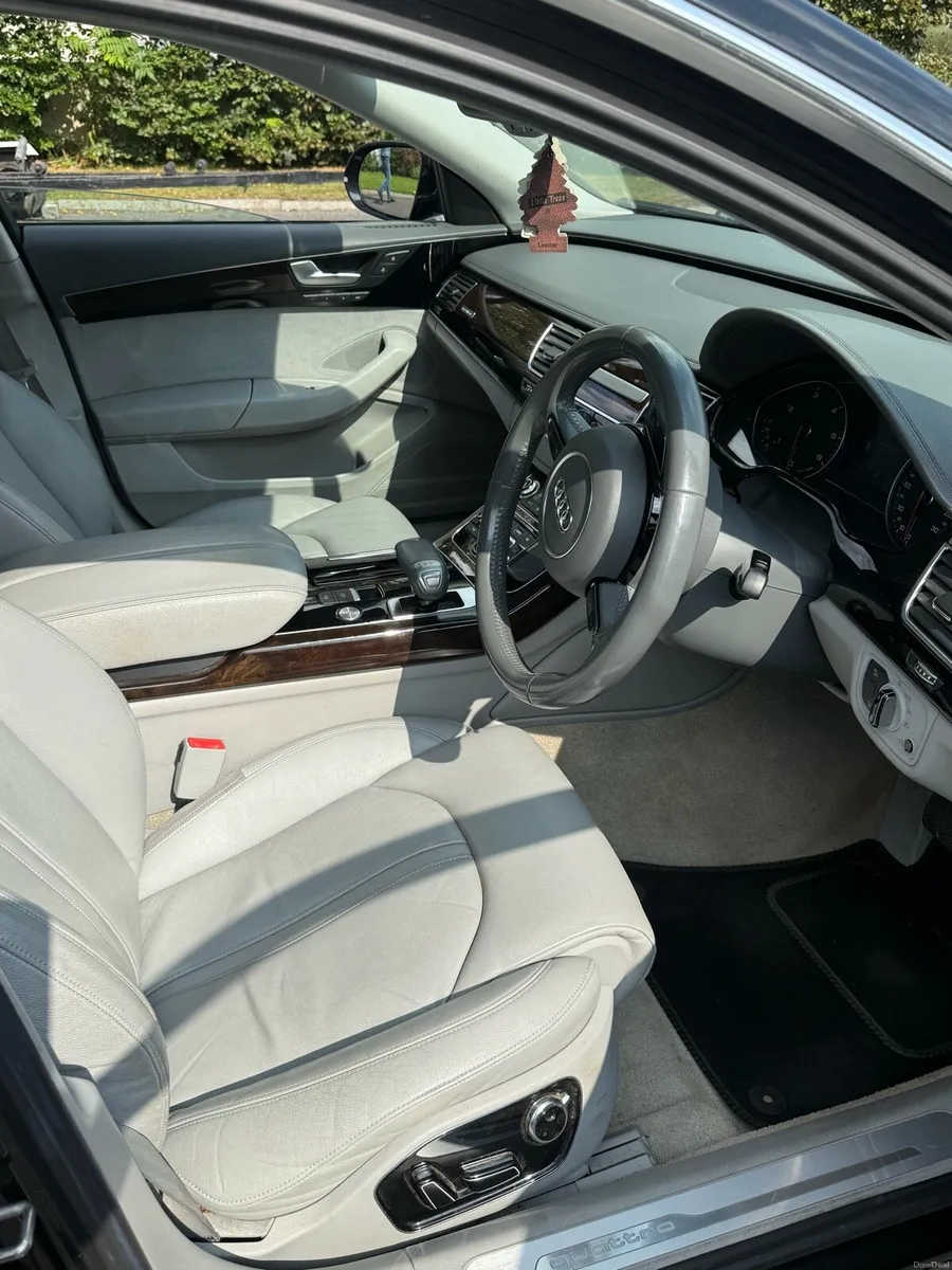 Audi A8 black V6 - Image 3