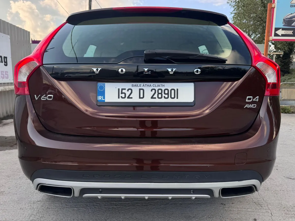 152 Volvo V60  2.4D D4 X COUNTRY LUXURY NAV AWD - Image 6