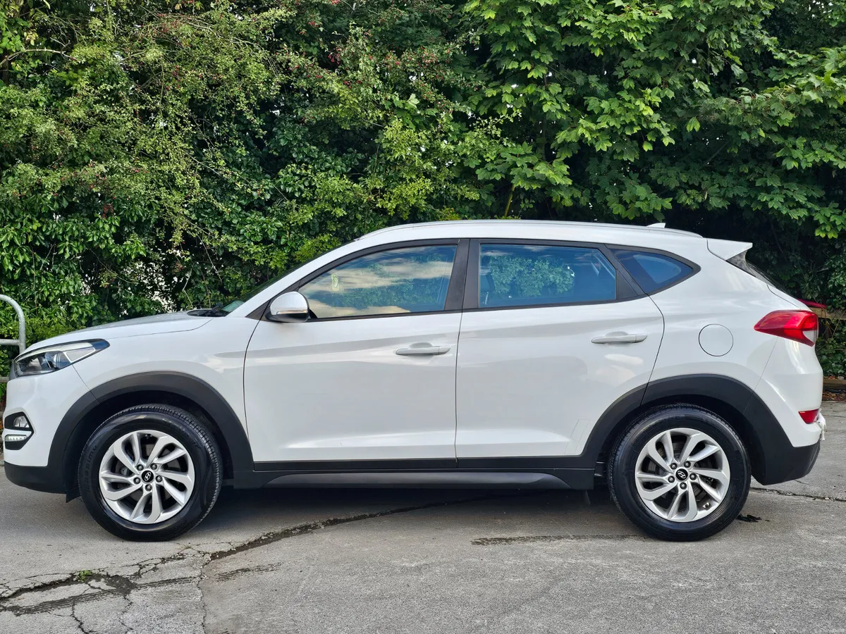 €6990 Hyundai Tucson 2016 diesel ⛽️ nct&tax €6990 - Image 4
