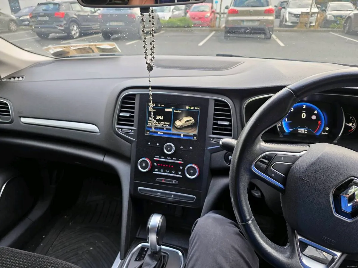 Renault megane 2018. Automatic - Image 4