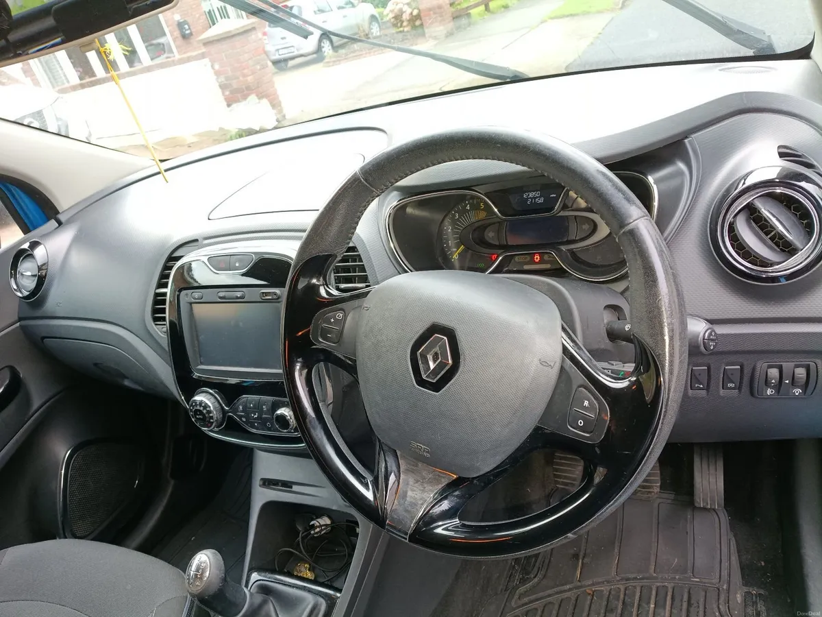 Renault Captur 2015 - Image 2