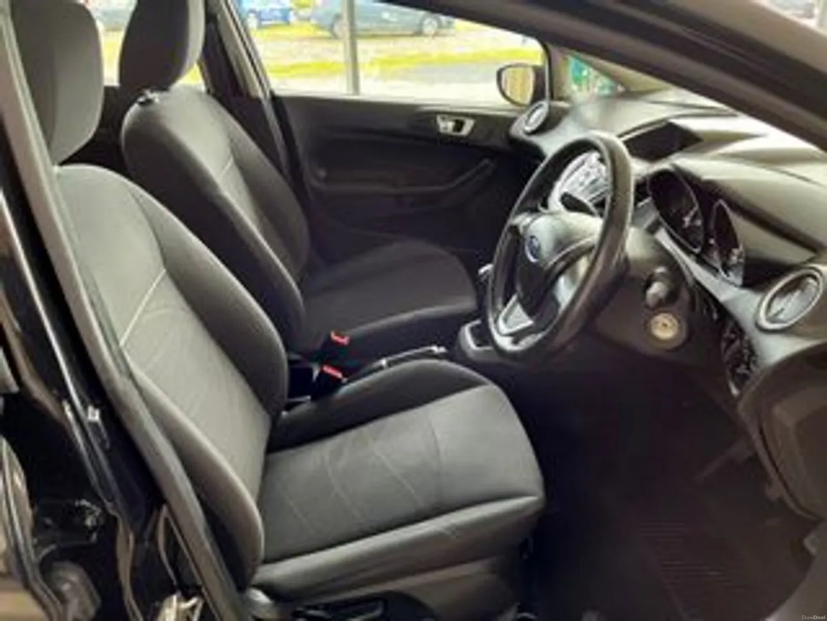 Ford Fiesta ZETEC 1.25 60PS M5 5DR MCA 4DR - Image 6